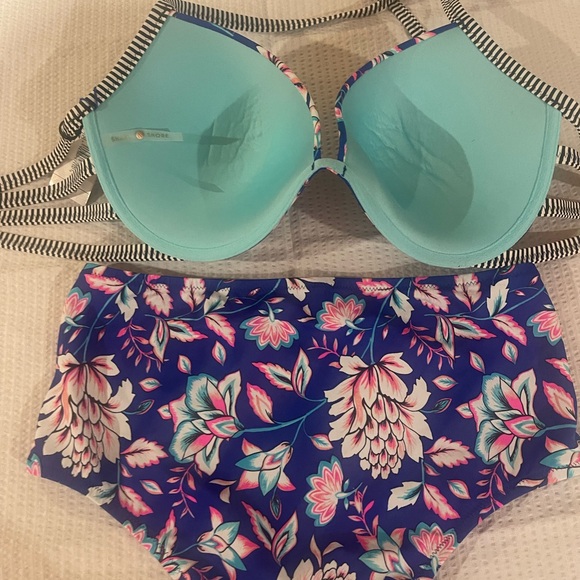 SWIMSUIT - Picture 2 of 5